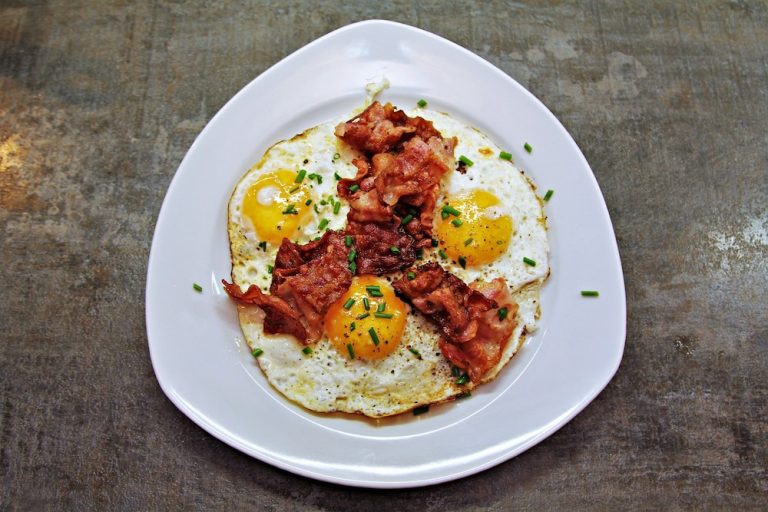 Keto Bacon and Eggs