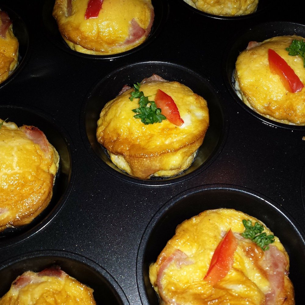 breakfast muffin with egg and bacon